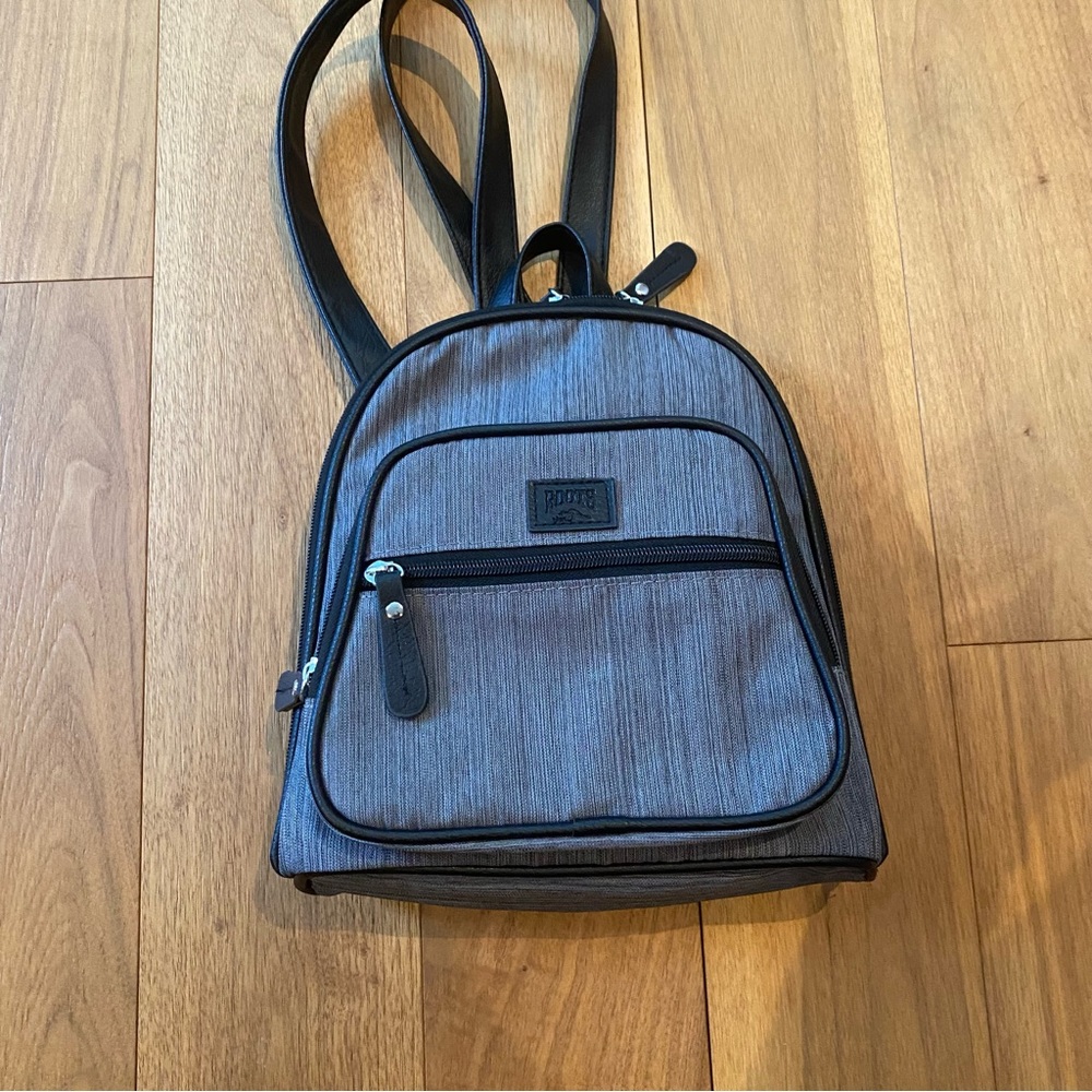 Roots mini backpack